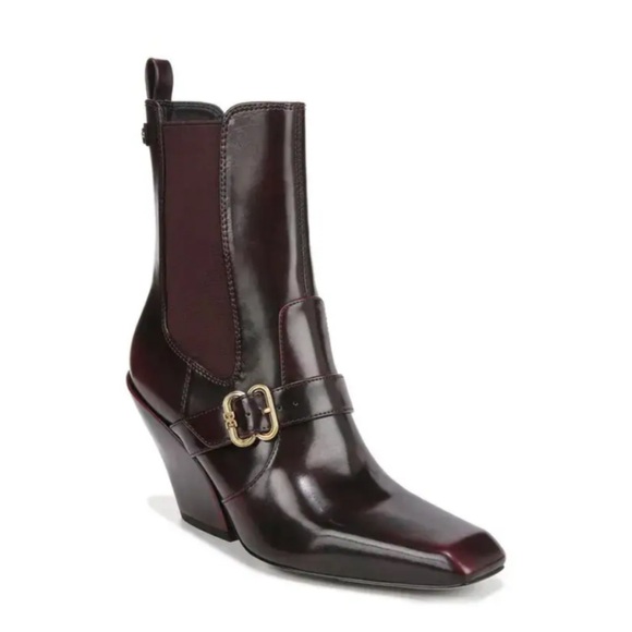 Sam Edelman Shoes - Sam Edelman Suzette Chelsea Boots
Size 11
